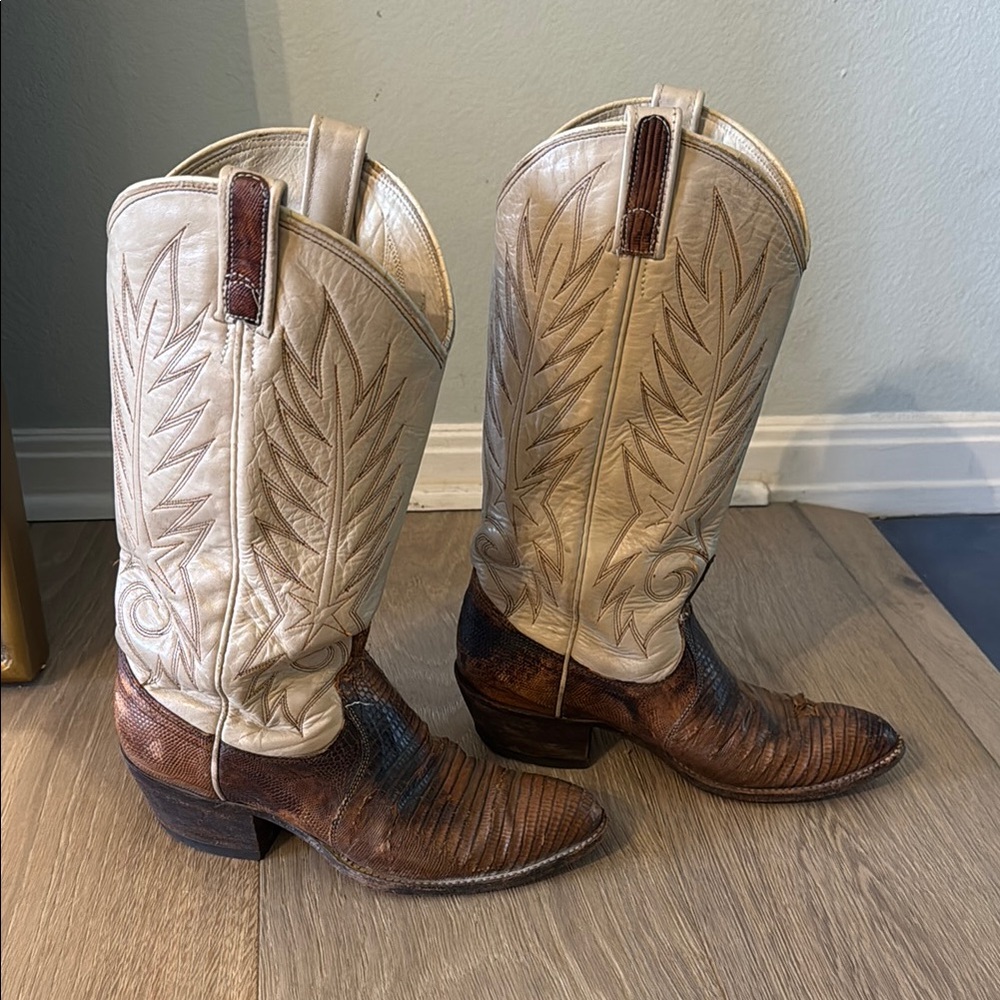 Two-Tone Vintage Western Cowboy Boots